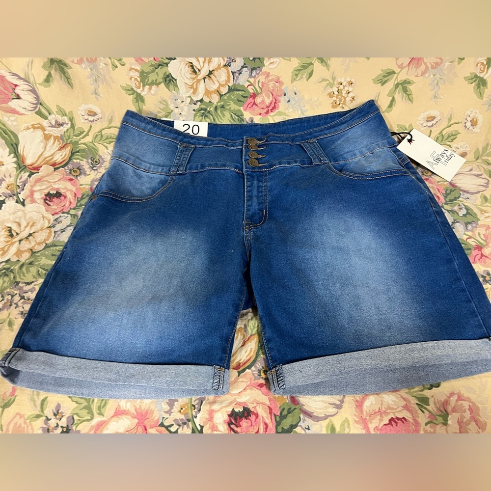 Medium-Dark Blue Jean Shorts with Cuffed Hem and Stretch size 20